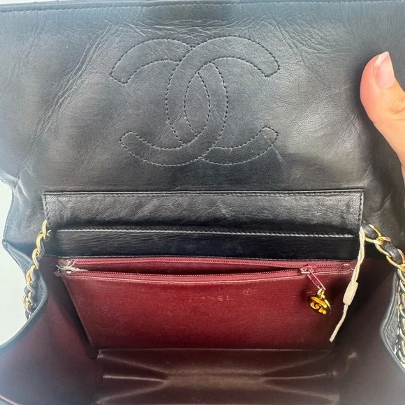 Vintage Chanel Classic Flap Bag Black Quilted Lambskin 24k Gold 1991–1994 - Picture 14 of 17